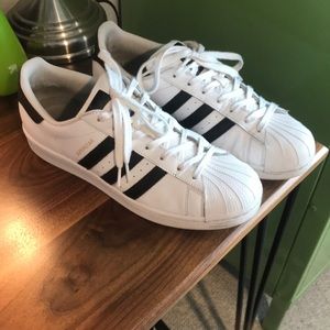 Adidas superstars